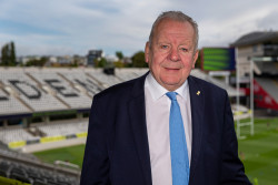 Sir Bill Beaumont.jpg